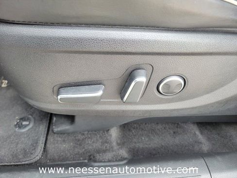 Used 2023 Hyundai Palisade SEL FWD image 17