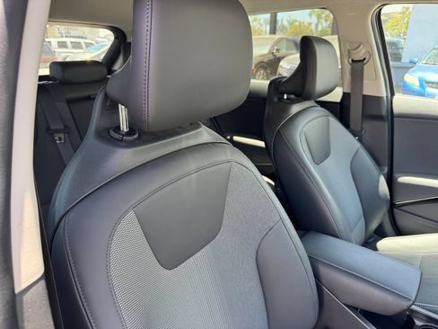 Used 2024 Kia Niro Wind FWD image 16