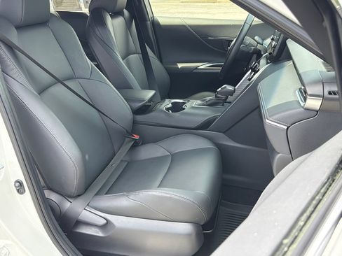 Used 2022 Toyota Venza XLE AWD/4WD image 19