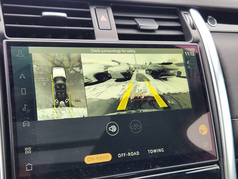 Used 2021 Land Rover Discovery S image 26