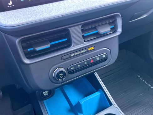 Used 2025 Ford Maverick XLT w/ XLT Luxury Package image 32