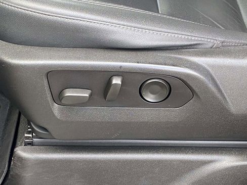 Used 2021 Chevrolet Tahoe Z71 w/ Z71 Off-Road Package image 15