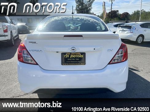 Used 2019 Nissan Versa SV FWD image 5