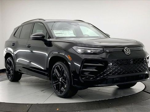 New 2026 Volkswagen Tiguan SE R-Line image 1