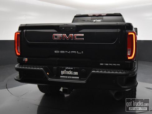 Used 2022 GMC Sierra 2500 Denali w/ Denali Ultimate Package AWD/4WD image 6