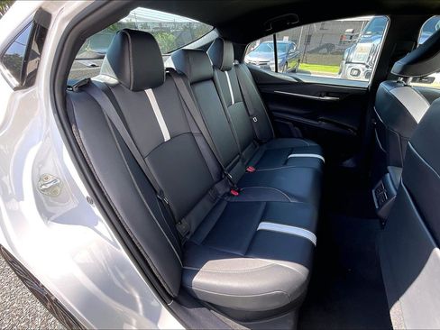 Used 2025 Toyota Camry SE FWD image 29