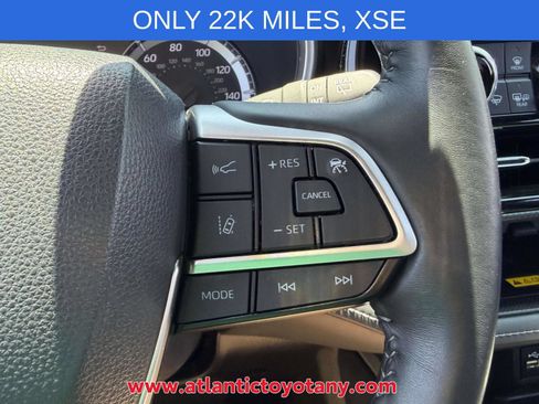 Used 2023 Toyota Highlander XSE AWD/4WD image 33