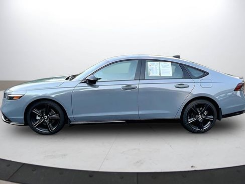Used 2025 Honda Accord Sport image 5