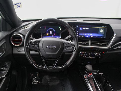 Used 2024 Chevrolet Trax RS w/ Driver Confidence Package FWD image 25