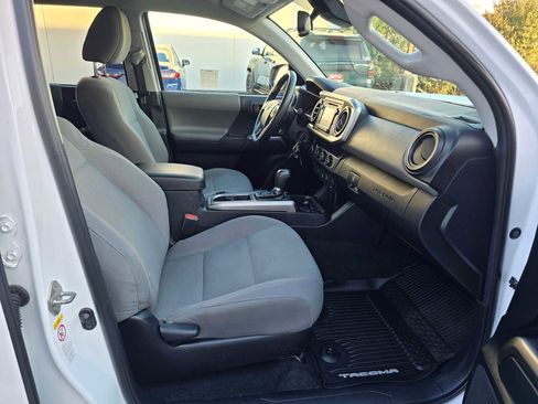 Used 2019 Toyota Tacoma SR5 image 11