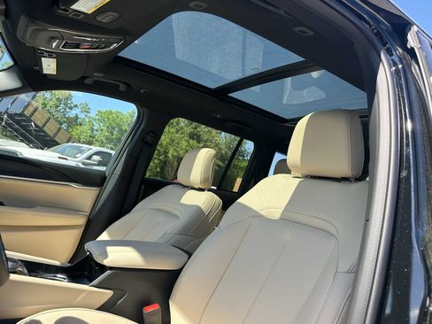 New 2026 Jeep Grand Cherokee Limited w/ Limited Altitude Package AWD/4WD image 29
