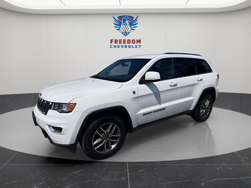 Used 2020 Jeep Grand Cherokee Laredo w/ Quick Order Package 2BN North AWD/4WD image 2