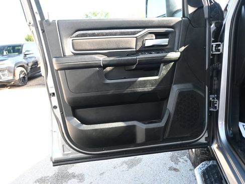 Used 2024 RAM 2500 Big Horn AWD/4WD image 9