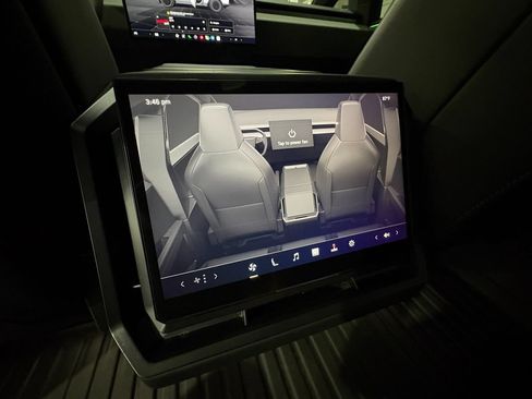 Used 2025 Tesla Cybertruck AWD Crew Cab image 30