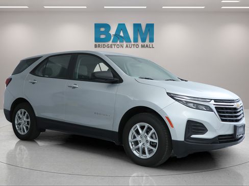 Certified 2022 Chevrolet Equinox LS AWD/4WD image 1
