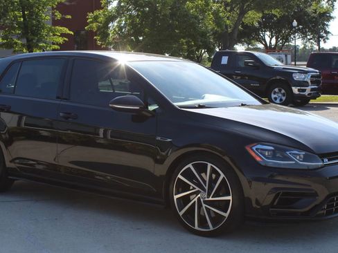 Used 2018 Volkswagen Golf R 4-Door AWD/4WD image 7