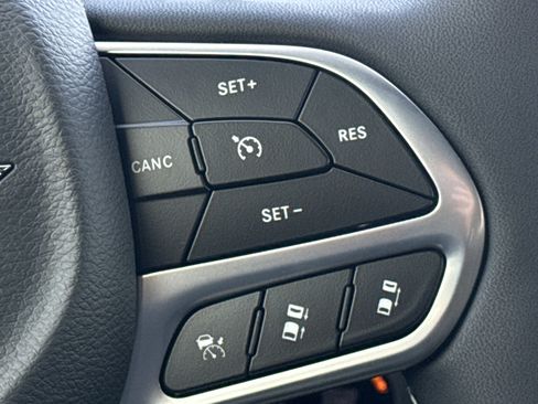 New 2026 Chrysler Pacifica Select image 21