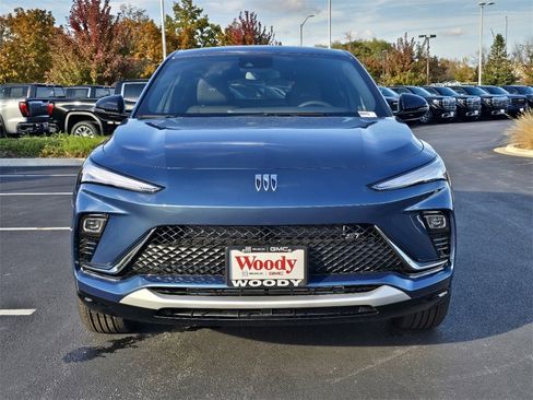 New 2026 Buick Envista Sport Touring image 3