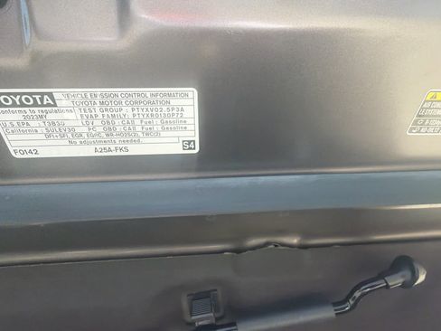 Used 2023 Toyota Camry SE w/ Convenience Package FWD image 3