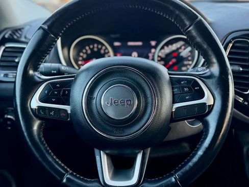 Used 2018 Jeep Compass Limited w/ Navigation Group image 16