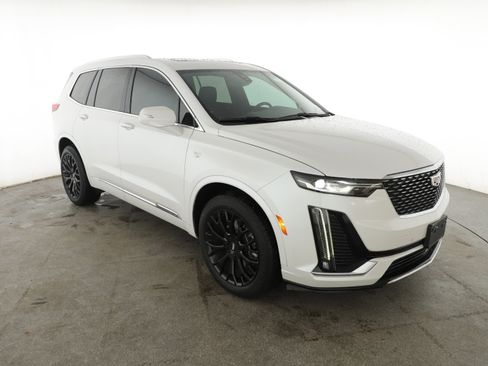 Used 2023 Cadillac XT6 Luxury image 11