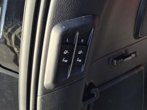 Used 2023 Lexus GX 460 Luxury w/ Accessory Package AWD/4WD image 11