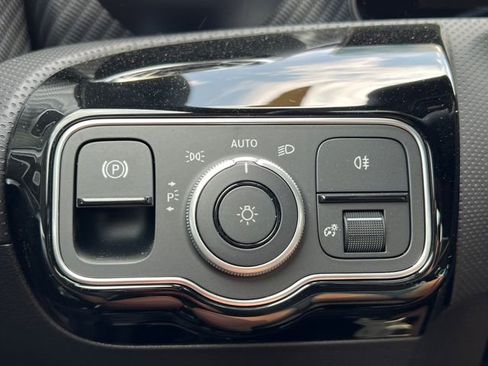 Certified 2025 Mercedes-Benz CLA 250 4MATIC image 19