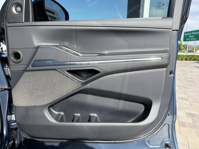 New 2027 Lincoln Navigator Reserve w/ Jet Appearance Package AWD/4WD image 15