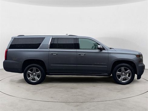 Used 2019 Chevrolet Suburban Premier image 6