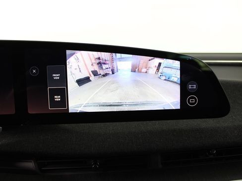 Used 2024 Lucid Air Touring image 18