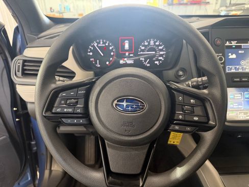 Used 2025 Subaru Forester AWD/4WD image 20