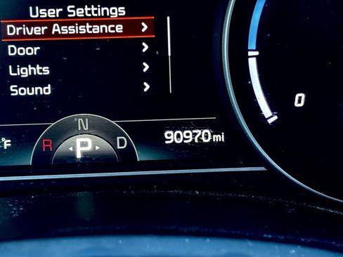 Used 2019 Kia Niro EX Premium image 23