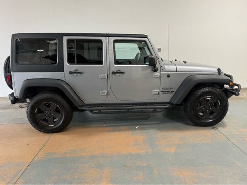 Used 2013 Jeep Wrangler Unlimited Sport AWD/4WD image 6