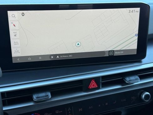 Used 2024 Kia Sorento S image 16