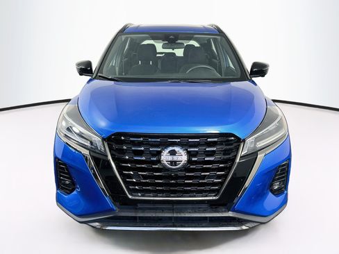 Used 2024 Nissan Kicks SR FWD image 2