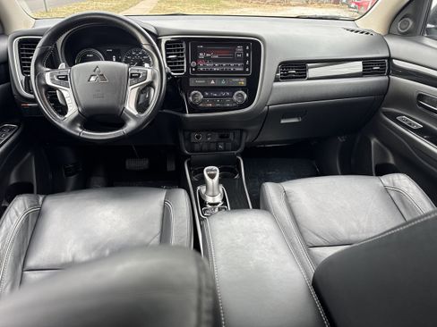 Used 2018 Mitsubishi Outlander SEL image 17