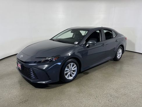 Used 2025 Toyota Camry LE FWD image 7