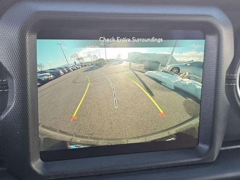 Used 2023 Jeep Wrangler Sahara w/ Cold Weather Group image 10