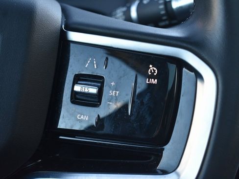 Used 2022 Land Rover Discovery Sport S image 18