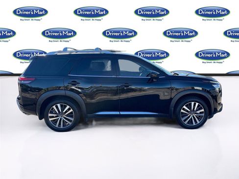 Used 2022 Nissan Pathfinder Platinum w/ Cargo Package image 9