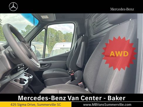 Used 2024 Mercedes-Benz Sprinter 2500 image 47