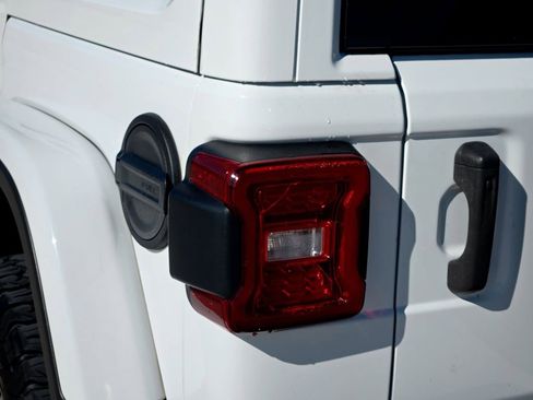 Used 2022 Jeep Wrangler Unlimited Rubicon w/ Steel Bumper Group image 6