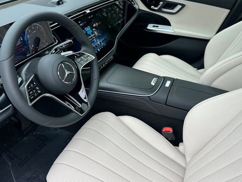 New 2026 Mercedes-Benz E 450 4MATIC Sedan image 4