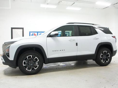 New 2026 Chevrolet Equinox ACTIV w/ Convenience Package III image 10