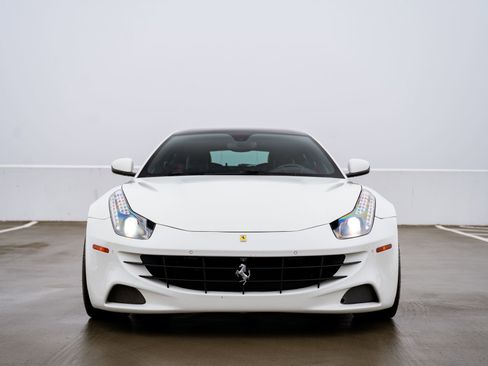 Used 2014 Ferrari FF image 5