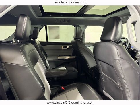 Used 2022 Ford Explorer XLT w/ Equipment Group 202A AWD/4WD image 22