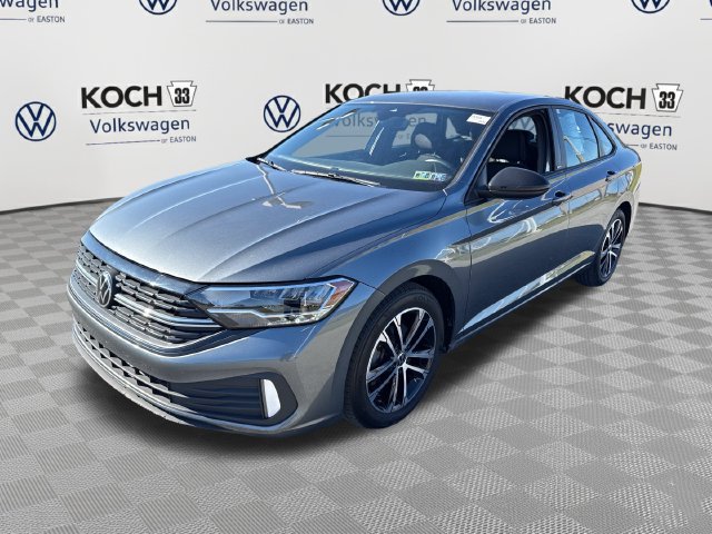 Used 2024 Volkswagen Jetta Sport FWD image 3