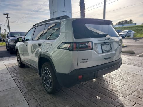 New 2026 Jeep Cherokee Laredo image 8