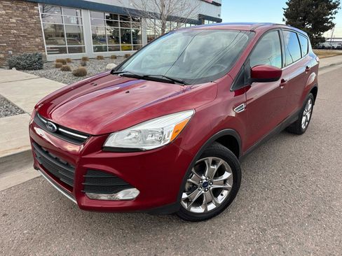 Used 2016 Ford Escape SE image 1