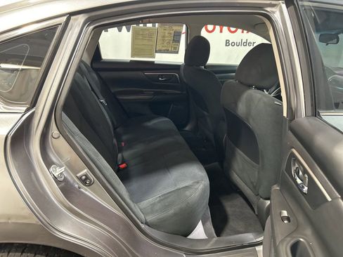 Used 2015 Nissan Altima 2.5 SV image 16